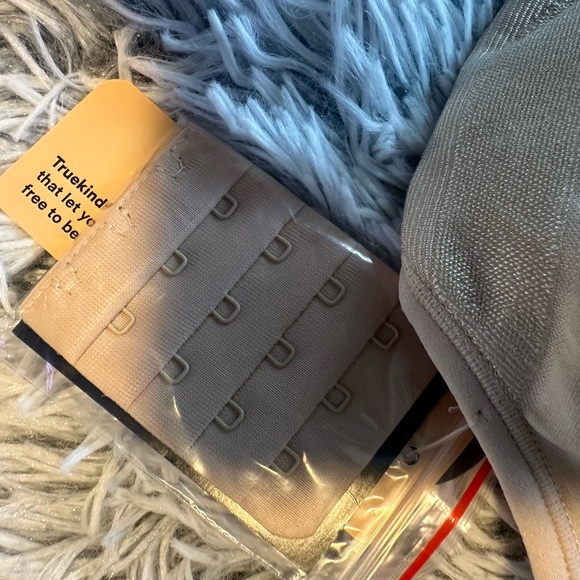 2 True kind womens wireless shaper bra medium - Picture 4 of 4